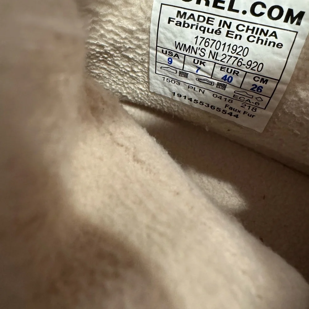 SOREL Whitney Short Lace Off-White Quilted Faux Fur-Lined Winter Boots Size 9